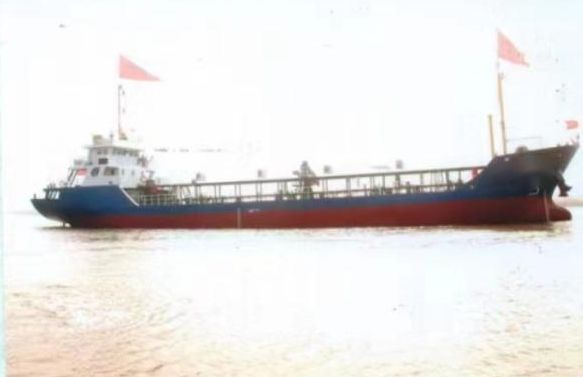 926DWT油船
13年中国造CCS船级